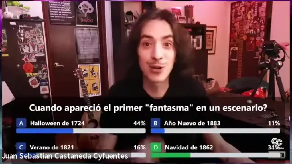 Interactive cinema-history quiz during the Cine Colombia film-club workshop.